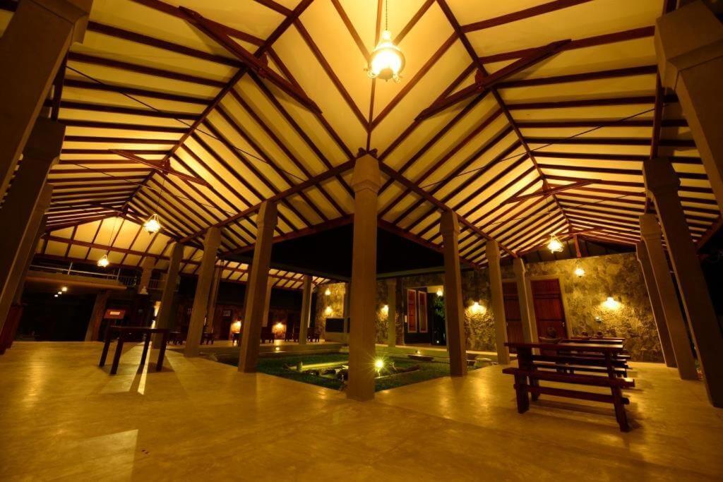 Nil Diya Mankada Safari Lodge Udawalawe Exterior photo